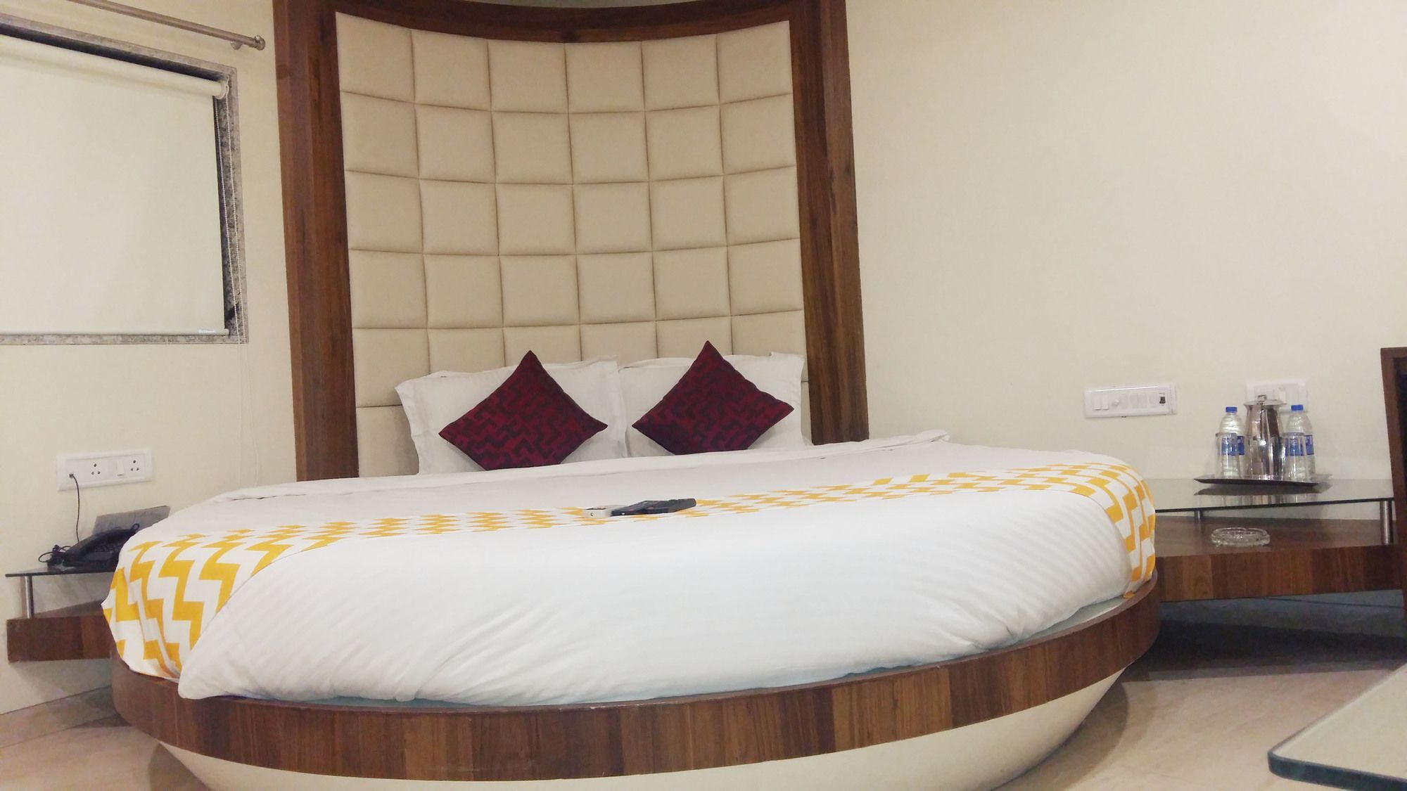 Hotel Address Inn Мумбаи Экстерьер фото